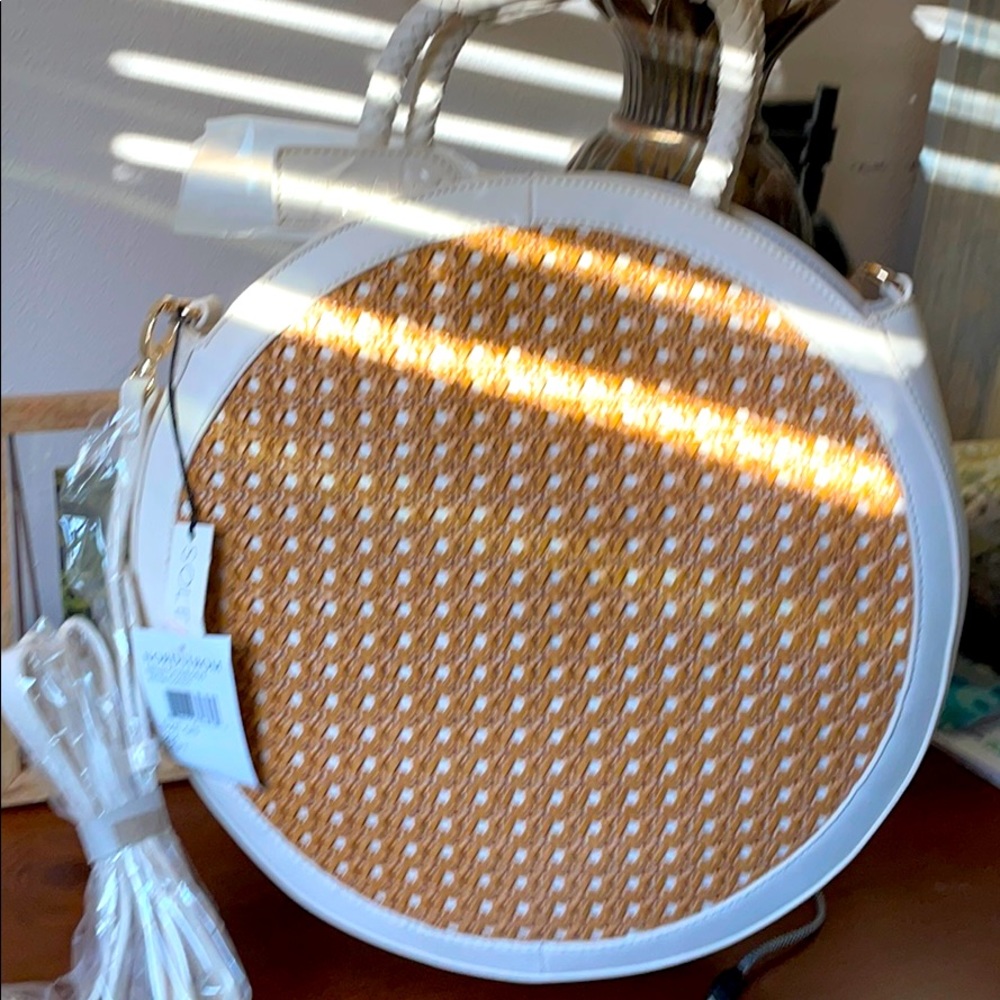 Sole Society white and Straw handbag. NWT.
